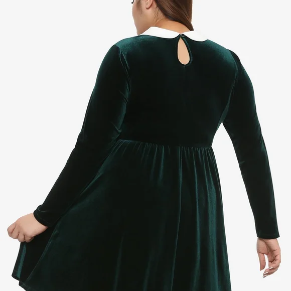 Hot Topic Green Velvet Long-Sleeve Dress- NWT- Size 3x - Picture 3 of 6